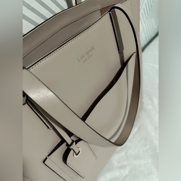 Kate spade Lalena tote ♠️ - Picture 2 of 9